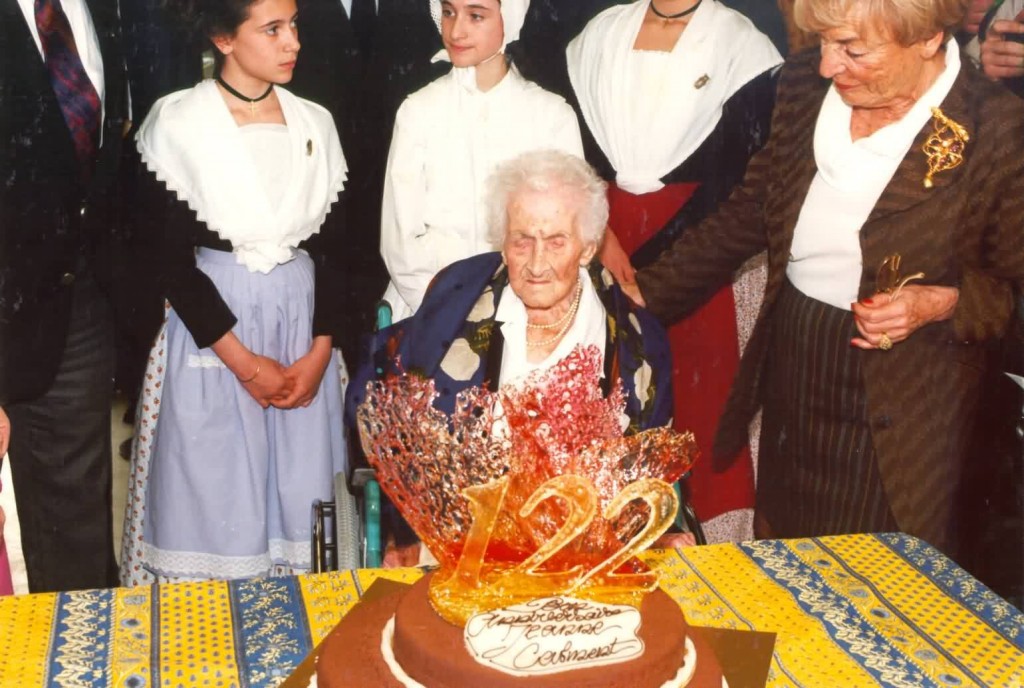 Se encuentra el límite de edad que una persona puede alcanzar Se encuentra el límite de edad que una persona puede alcanzar