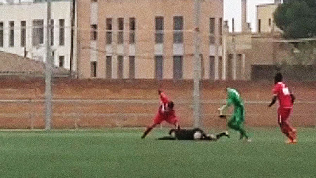 La brutal y vergonzosa agresión a un árbitro de fútbol en Zaragoza La brutal y vergonzosa agresión a un árbitro de fútbol en Zaragoza