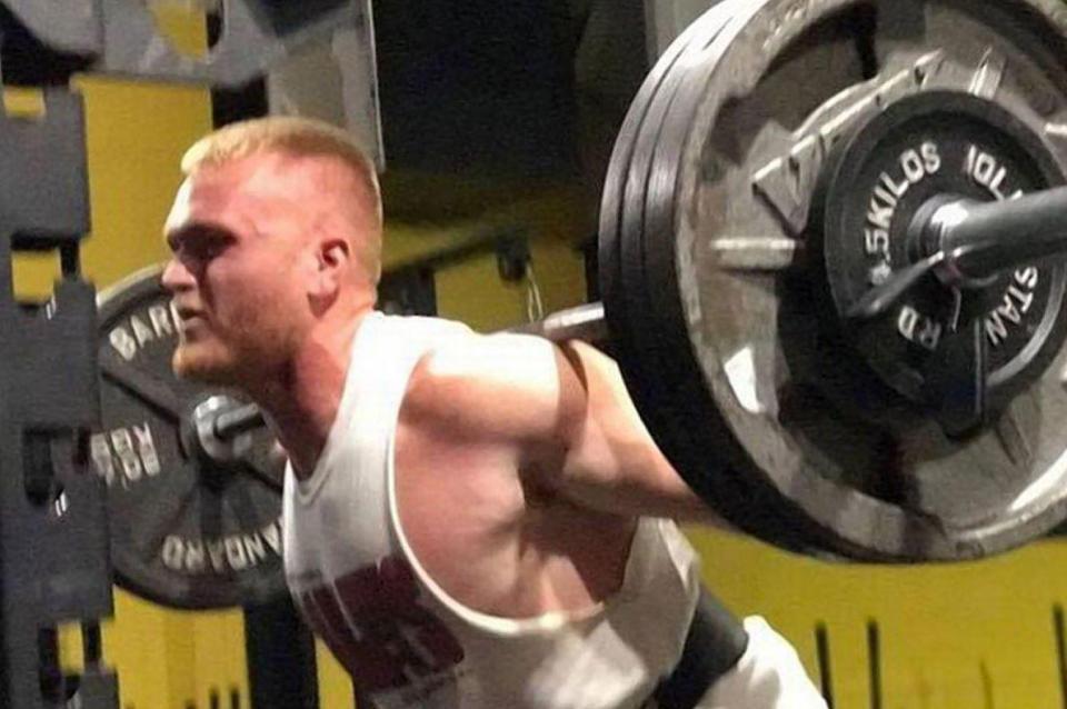 Muere en el gimnasio tras levantar 143 kilos Muere en el gimnasio tras levantar 143 kilos