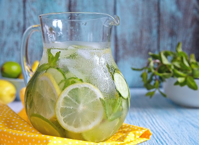 Tres recetas de aguas detox para depurar tu cuerpo Tres recetas de aguas detox para depurar tu cuerpo