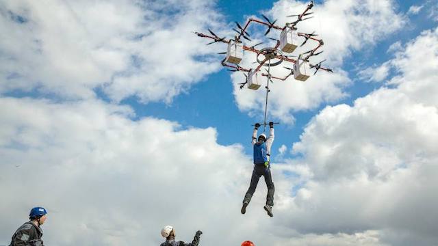 Saltos extremos desde un dron Saltos extremos desde un dron