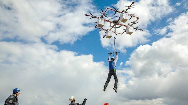 Saltos extremos desde un dron