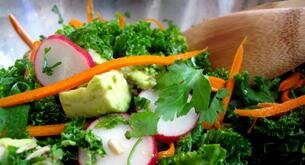 ¿Cómo preparar la mejor ensalada de kale?