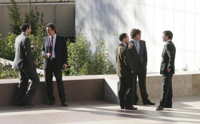 Una empresa japonesa dará más vacaciones a los no fumadores Una empresa japonesa dará más vacaciones a los no fumadores