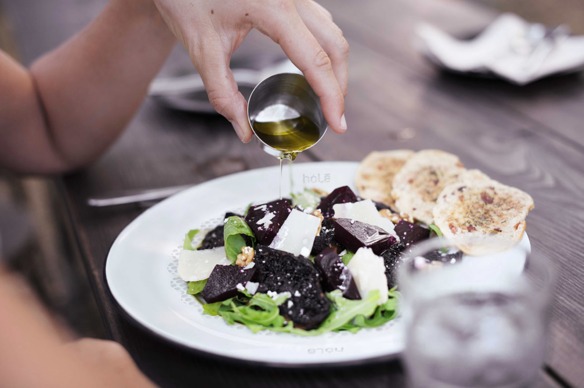Inventan un plato que absorbe las calorías de tu comida antes de que te la comas