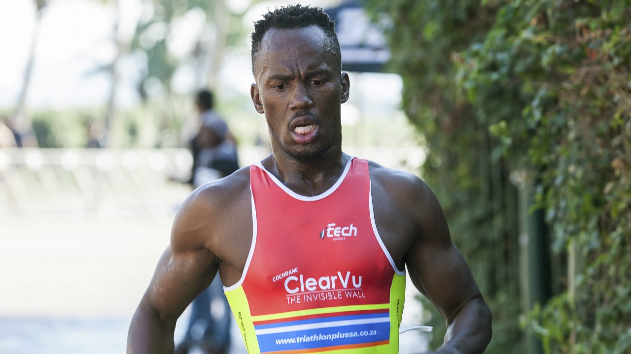 Intentan amputarle la pierna a un atleta sudafricano con un serrucho