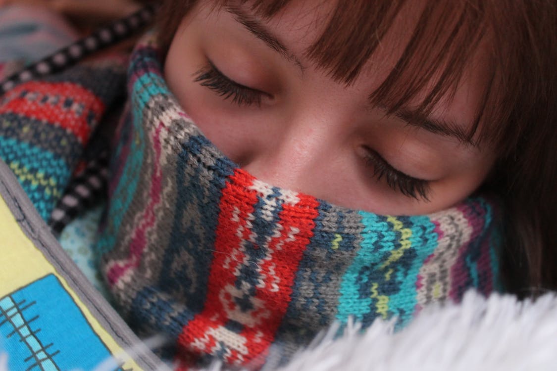 La enfermedad que hace que te congeles en minutos aunque haga calor