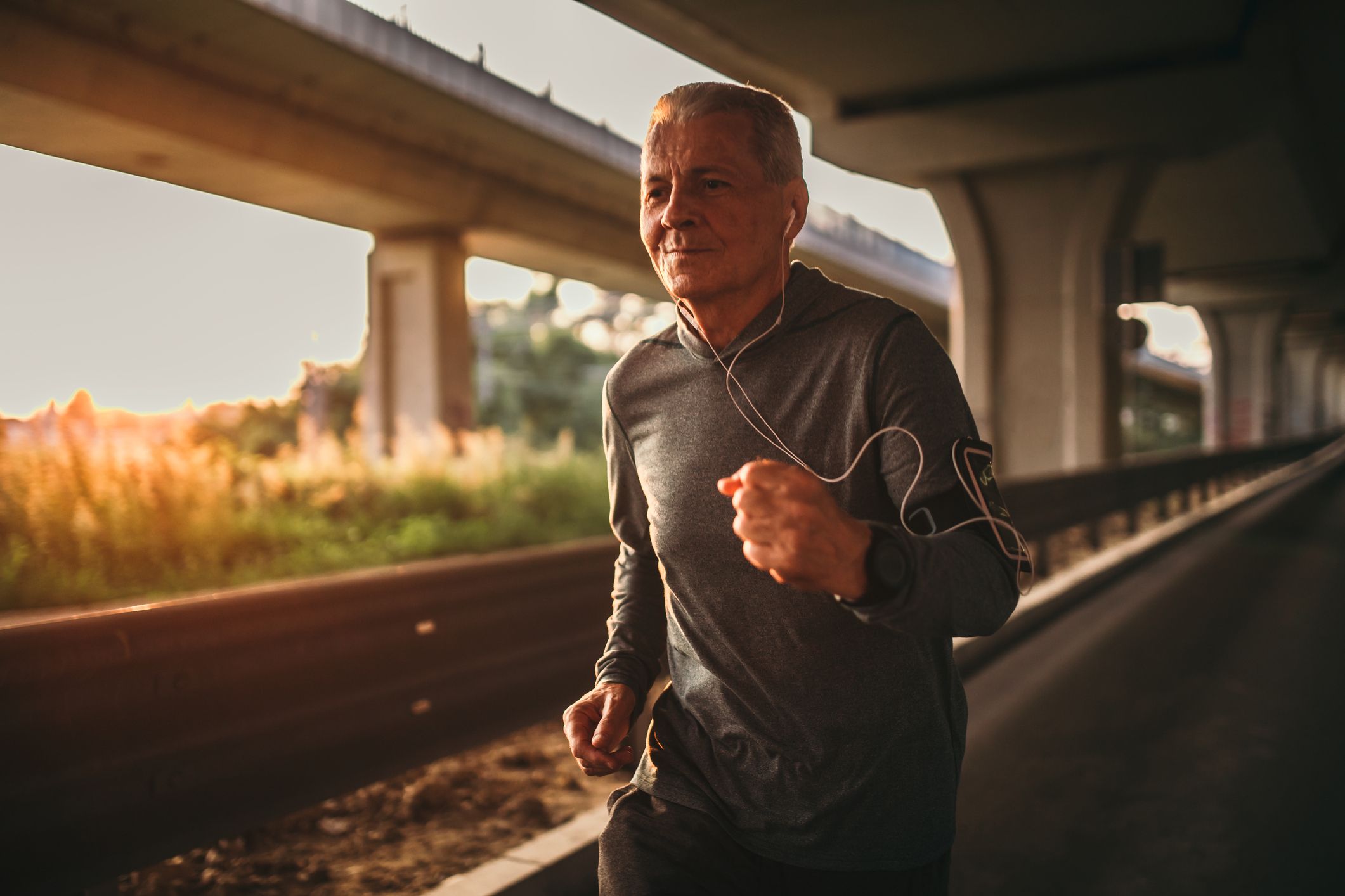 Un estudio revela que el ejercicio mantiene el cerebro sano, incluso si estás sentado todo el día.