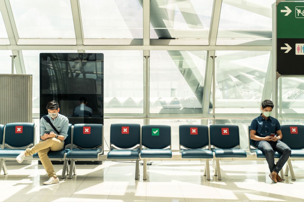 Los CDC instan a los estadounidenses a no viajar para el Día de Acción de Gracias