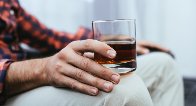 Cómo el alcohol puede afectar a su erección