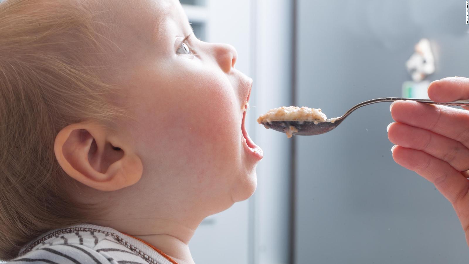 Las nuevas pautas dietéticas de EE.UU. incluyen a los bebés y a los niños pequeños por primera vez 
