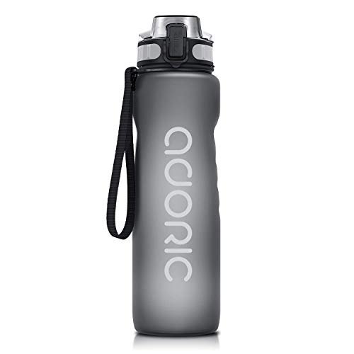 ADORIC Botella Agua Deporte Botella Agua Gimnasio Plastico con Filtro 500ml a 1000ml - No Tóxico sin BPA con Tapa Abatible (Gris 1000ml)