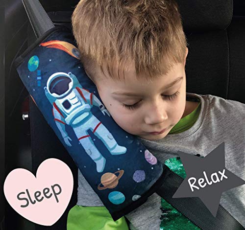 Almohadilla HECKBO® para coche con dibujo de astronautas para niños - lavable a máquina - suave, tacto de peluche - almohadilla de alta calidad para el cinturón de seguridad, funda de cinturón