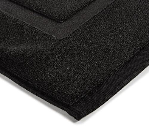 AmazonBasics - Alfombra de baño con franja, color negro