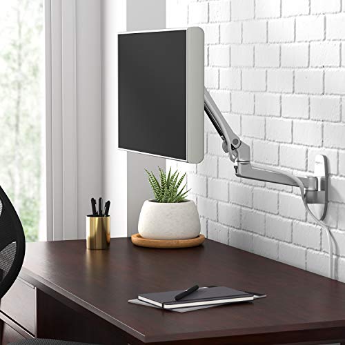 AmazonBasics Soporte prémium de pared para monitor o TV con brazo elevador, aluminio, plateado