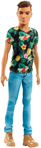 Barbie Fashionsita, Muñeco Ken moreno con camiseta hawaiana (Mattel FJF73)
