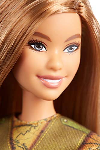 Barbie National Geographic Quiero Ser Fotógrafa, muñeca con accesorios (Mattel GDM46)