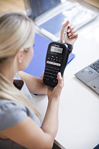 Brother PTH110 - Rotuladora electrónica de mano con diseño ergonómico para el hogar y la oficina, con teclado QWERTY Brother PTH110 - Rotuladora electrónica de mano con diseño ergonómico para el hogar y la oficina, con teclado QWERTY