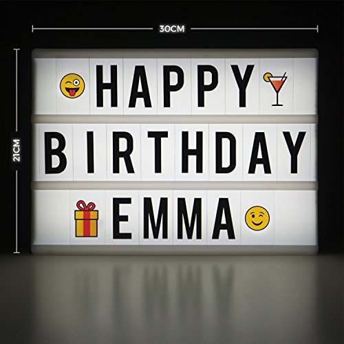 Cosi Home ™ - Caja de luz LED en formato A4 con letras, Emoji, emoticonos y símbolos para mensajes personalizados. Alimentado por batería y USB Cosi Home ™ - Caja de luz LED en formato A4 con letras, Emoji, emoticonos y símbolos para mensajes personalizados. Alimentado por batería y USB