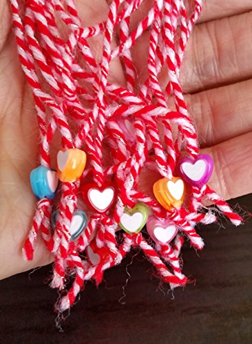Crafts and Roses Regalo tradicional búlgaro MARTENITSA – Juego de 10 pulseras con elemento de corazón, hechas a mano Crafts and Roses Regalo tradicional búlgaro MARTENITSA – Juego de 10 pulseras con elemento de corazón, hechas a mano