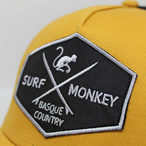DRESSED IN MUSIC PLAY WITH ME Gorra Tipo Trucker - Visera Curvada - Diseño 5 Paneles - Parche Cosido Parte Frontal - Cierre Ajustable Snapback - Corona de Perfil bajo 24/48h (Mostaza/Negro) DRESSED IN MUSIC PLAY WITH ME Gorra Tipo Trucker - Visera Curvada - Diseño 5 Paneles - Parche Cosido Parte Frontal - Cierre Ajustable Snapback - Corona de Perfil bajo 24/48h (Mostaza/Negro)