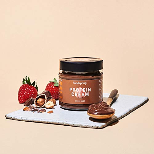foodspring Crema Proteica, Cacao y Avellanas, Pack de 3 x 200g, Extremadamente cremosa, Con 85% menos de azúcar