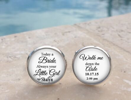 Gemelos personalizados para el padre de la novia o corbata con texto en inglés"Walk me down the Aisle","Today a Bride Always Your Little Girl Cuff Links", 100 unidades.