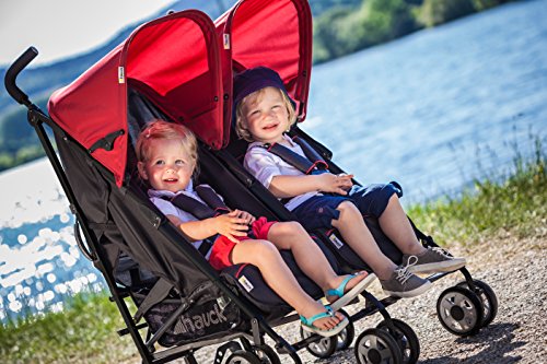 Hauck Turbo Duo - Silla gemelar para gemelos y hermanos de 0 meses hasta 15 kg, sistema de arnés de 5 puntos, ancho 75 cm, ancho asiento 2 x 29 cm, plegable ruedas desmontables, color rojo y negro