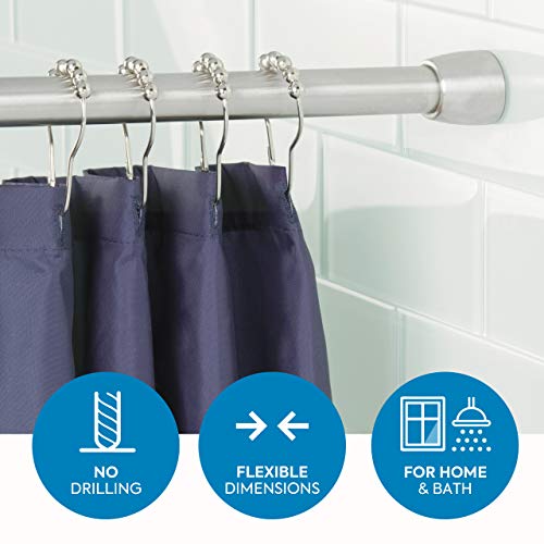iDesign Barra para cortinas de ducha, soporte para cortinas de baño de tamaño corto y de acero, barra telescópica extensible para instalar sin taladro, plateado mate