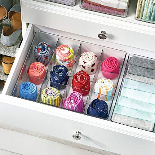 mDesign Juego de 2 cajas organizadoras con 12 compartimentos – Práctico organizador de plástico sin BPA para los armarios del dormitorio – Fantástica caja para ropa y accesorios – transparente