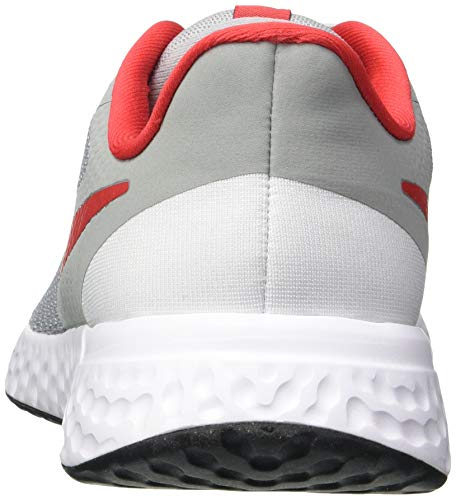 NIKE Revolution 5 (GS), Running Shoe Unisex Adulto, Gris (Light Smoke Grey/University Red-Photon Dust-White), 40 EU