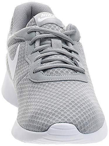 Nike Tanjun, Zapatillas de Running para Hombre, Gris (Wolf Grey/White 010), 42 EU