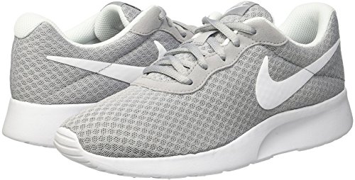 Nike Tanjun, Zapatillas de Running para Mujer, Gris (Wolf Grey/White), 36.5 EU Nike Tanjun, Zapatillas de Running para Mujer, Gris (Wolf Grey/White), 36.5 EU