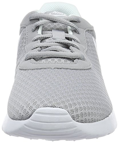 Nike Tanjun, Zapatillas de Running para Mujer, Gris (Wolf Grey/White), 38 EU