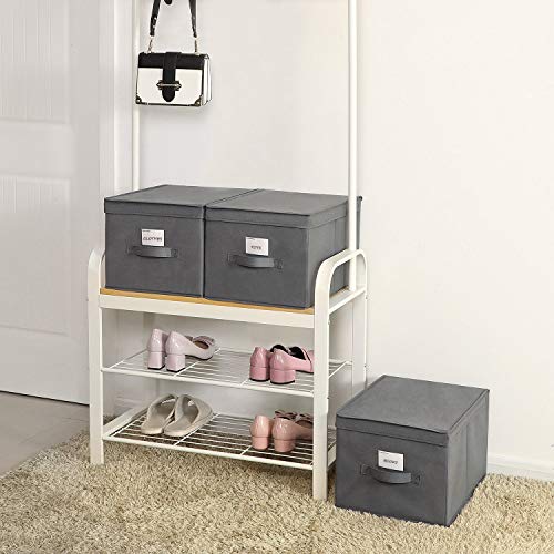 SONGMICS Juego de 3 Cajas Plegables de Alcon Tapas, Cubos de Tela con Portaetiquetas, 40 x 30 x 25 cm, Gris RFB03G SONGMICS Juego de 3 Cajas Plegables de Alcon Tapas, Cubos de Tela con Portaetiquetas, 40 x 30 x 25 cm, Gris RFB03G