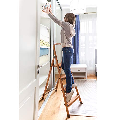 Tatkraft Upgrade 4 Escalera Doméstica de 4 Peldaños Antideslizantes, Taburete Plegable de Cocina de 4 Escalones, Escalerilla de Aluminio Estilo de Madera Escandinava Tatkraft Upgrade 4 Escalera Doméstica de 4 Peldaños Antideslizantes, Taburete Plegable de Cocina de 4 Escalones, Escalerilla de Aluminio Estilo de Madera Escandinava