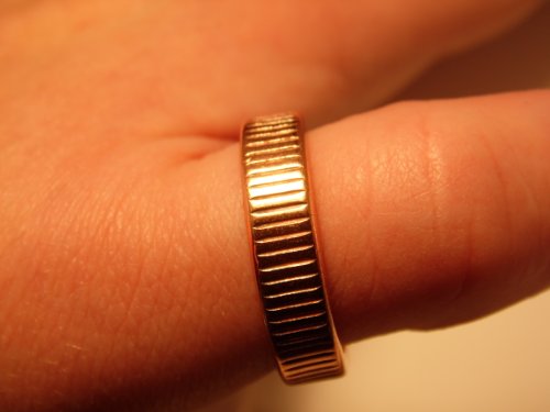 The Online Bazaar Mujer Pesado Diseño Entrelazado Magnético Cobre Pulsera y Cubiertos Efecto magnético cobre Anillo con Presentación Caja De Regalo - Medium Ring Size: 19-21mm The Online Bazaar Mujer Pesado Diseño Entrelazado Magnético Cobre Pulsera y Cubiertos Efecto magnético cobre Anillo con Presentación Caja De Regalo - Medium Ring Size: 19-21mm