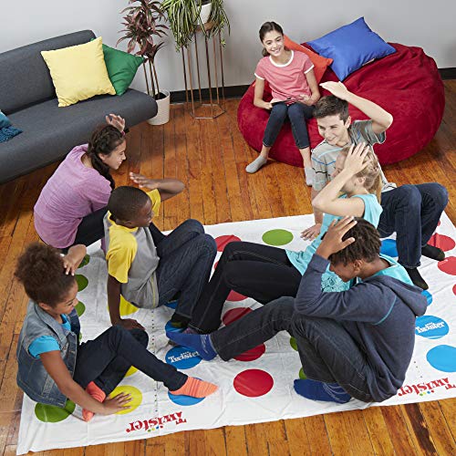 Twister Ultimate: Alfombrilla más Grande, más Puntos de Color, Familia, Juego de Fiesta para niños a Partir de 6 años; Compatible con Alexa (Exclusivo de Amazon)