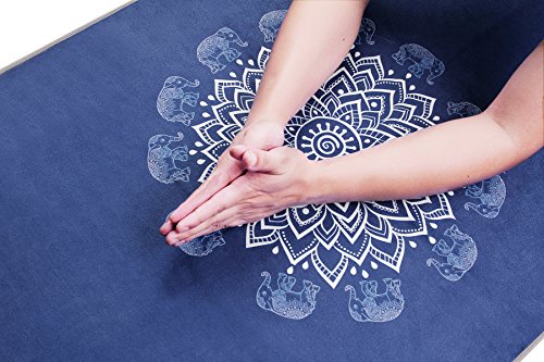 UCOOLY Toalla de Yoga,Antideslizante Toalla con de Spray Gratuita Bottle,Caliente Toalla de Yoga con de Esquina Bolsillos, Fitness,Bikram,Ashtanga,Pilates183x63cm by (Navy-Mandala)