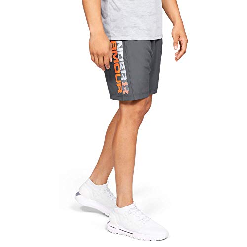 Under Armour Woven Graphic Wordmark Shorts Pantalón Corto, Hombre, Gris (Pitch Gray/Orange Glitch 012), L Under Armour Woven Graphic Wordmark Shorts Pantalón Corto, Hombre, Gris (Pitch Gray/Orange Glitch 012), L