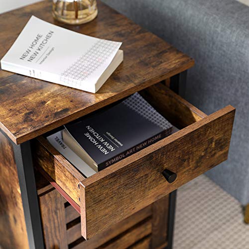VASAGLE Mesa Lateral con Cajón, Mesa de Extremo para Espacios Pequeños, Puerta con Persiana, para Dormitorio, Sala de Estar, Marco de Metal, Estilo Industrial, Marrón Rústico y Negro LET063B01 VASAGLE Mesa Lateral con Cajón, Mesa de Extremo para Espacios Pequeños, Puerta con Persiana, para Dormitorio, Sala de Estar, Marco de Metal, Estilo Industrial, Marrón Rústico y Negro LET063B01