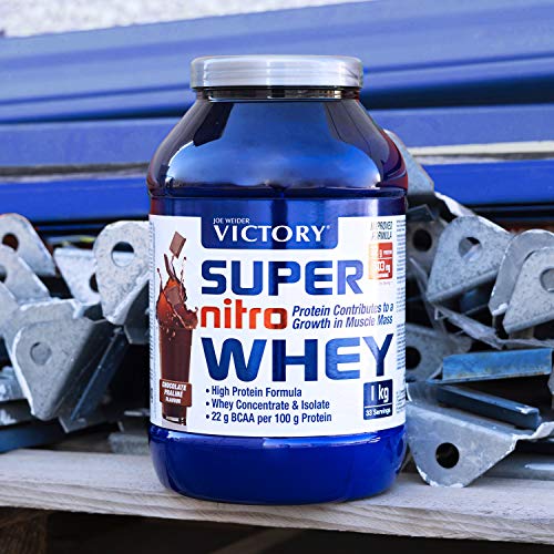 Victory Super Nitro Whey Chocolate-Praliné (1 kg). Concentrado y aislado de suero. fuente proteica rica en BCAAs. Recuperación muscular. Con L-Glutamina, Vitamina B6 y Calcio.