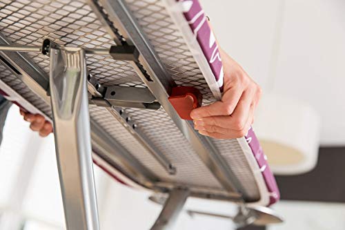 Vileda Smart - Tabla de planchar con sistema de seguridad Click Stop, ideal para espacios reducidos, Rosa, altura ajustable hasta 95 cm, dimensiones: 114 x 34 cm Vileda Smart - Tabla de planchar con sistema de seguridad Click Stop, ideal para espacios reducidos, Rosa, altura ajustable hasta 95 cm, dimensiones: 114 x 34 cm