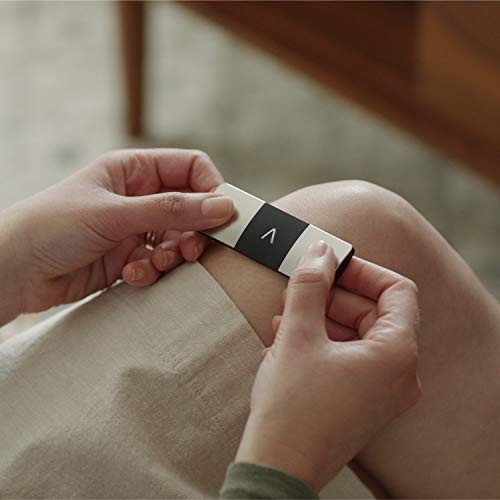AliveCor KardiaMobile 6L| El monitor de ECG personal de 6 pistas que funciona con tu teléfono inteligente. Detecta fibrilación atrial en solo 30 segundos - en cualquier momento, en cualquier lugar. AliveCor KardiaMobile 6L| El monitor de ECG personal de 6 pistas que funciona con tu teléfono inteligente. Detecta fibrilación atrial en solo 30 segundos - en cualquier momento, en cualquier lugar.