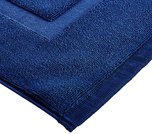 AmazonBasics Badvorleger mit rechteckiger Bordüre, Marineblau, 100% Baumwolle (1.200 g/m²), 50,8 x 78,7 cm