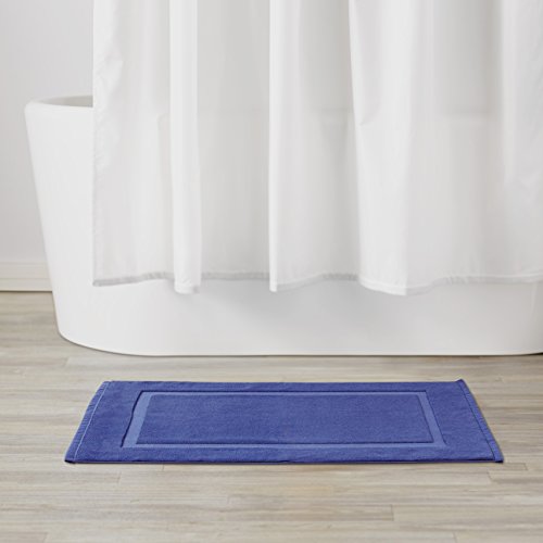 AmazonBasics Badvorleger mit rechteckiger Bordüre, Marineblau, 100% Baumwolle (1.200 g/m²), 50,8 x 78,7 cm