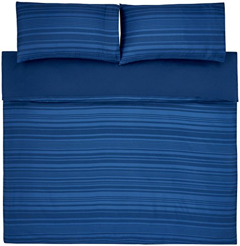 AmazonBasics - Juego de funda nórdica de microfibra ligera de microfibra, 260 x 220 cm, Azul real raya (Royal Blue Calvin Stripe)