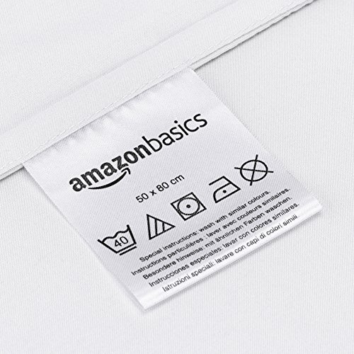 AmazonBasics - Juego de fundas de edredón y de almohada de microfibra, 220 x 250 cm + 2 fundas 50 x 80 cm - Blanco