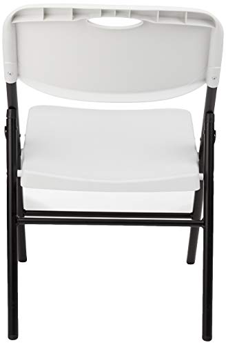 AmazonBasics - Silla de plástico plegable, capacidad de 157,5 kg, blanco, set de 2