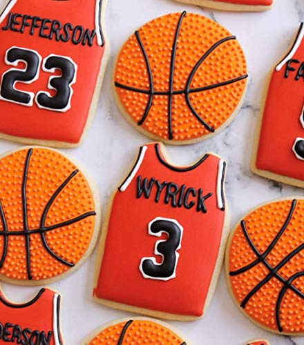 Ann Clark Cookie Cutters Juego de 3 cortadores de galletas baloncesto/voleibol con libro de recetas, camiseta sin mangas, balón y zapatilla de deporte